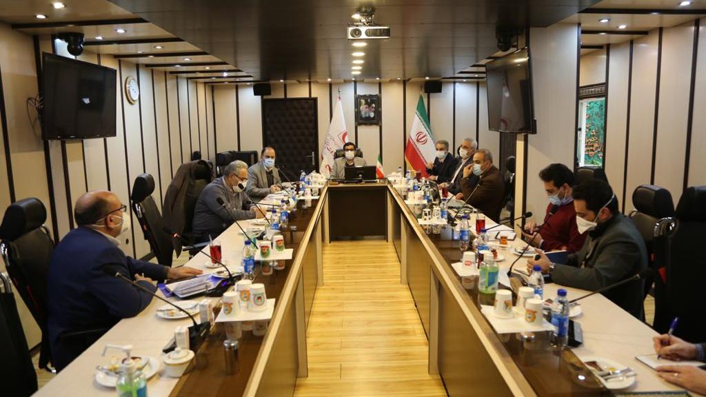 نشست مشترک مدیران سازمان تدارکات پزشکی و داروخانه 13 آبان با اساتید دانشکده داروسازی دانشگاه تهران/تاکید بر ضرورت ایجاد «هات لاین» میان داروخانه مرکزی هلال احمر و 13 آبان